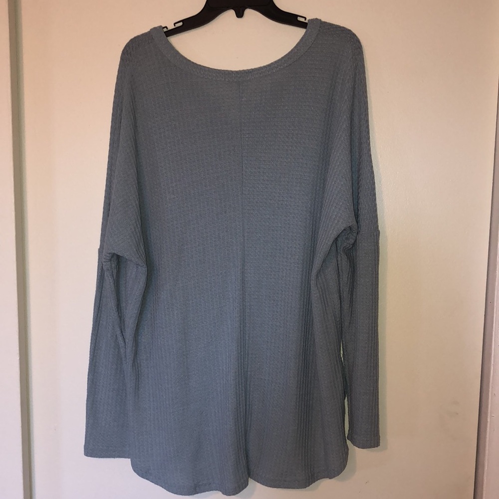 Button down sweater - Picture 2 of 2